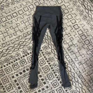 Alo Yoga strapped Legging